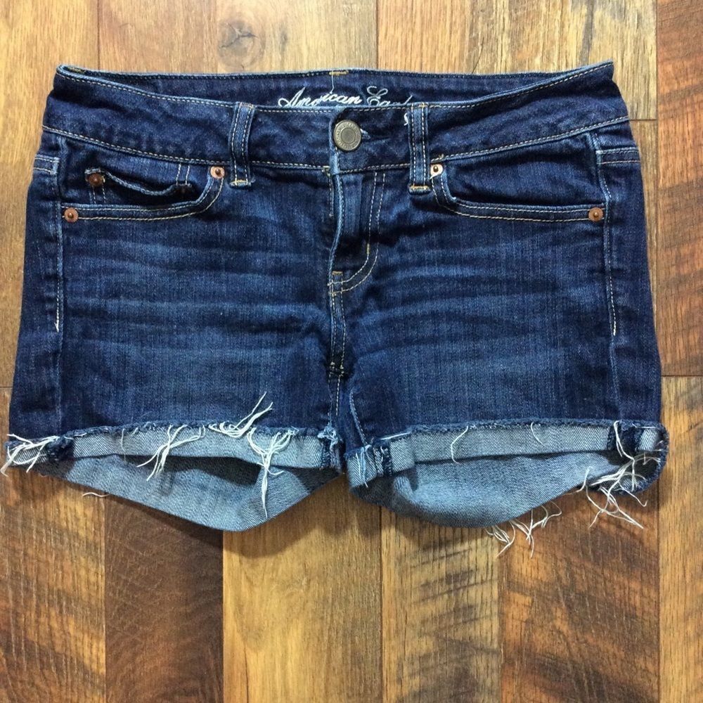 American eagle SZ 4 cuffed jean shorts denim